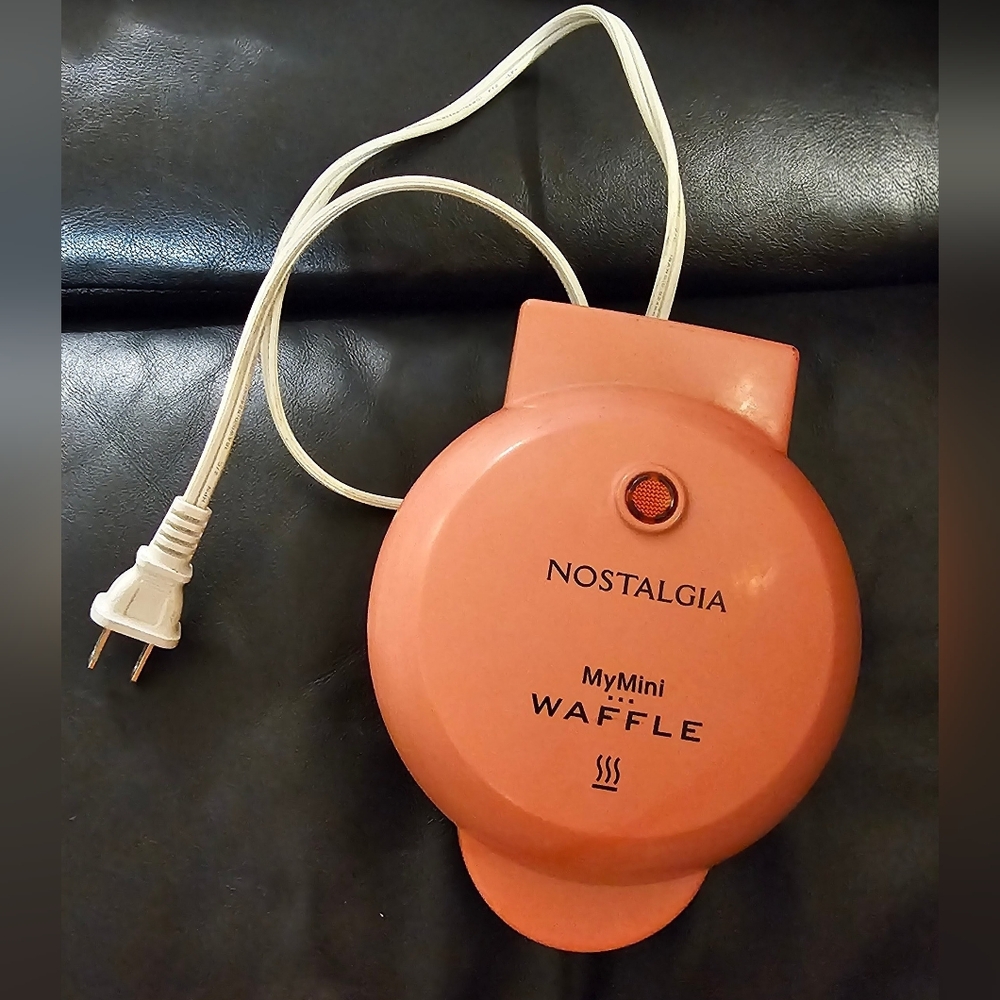 Nostalgia MyMini Waffle Maker 5 Inch Preloved